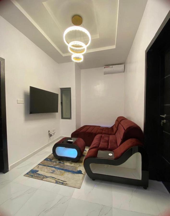 Urban Retreat Luxury Shortlet Apartment Lekki Ajah Lagos With Pool And Gym Exterior foto